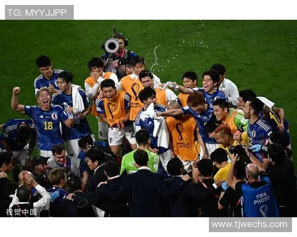 足球明星背后的艰辛与付出揭示了他们成功的秘密与努力的真谛